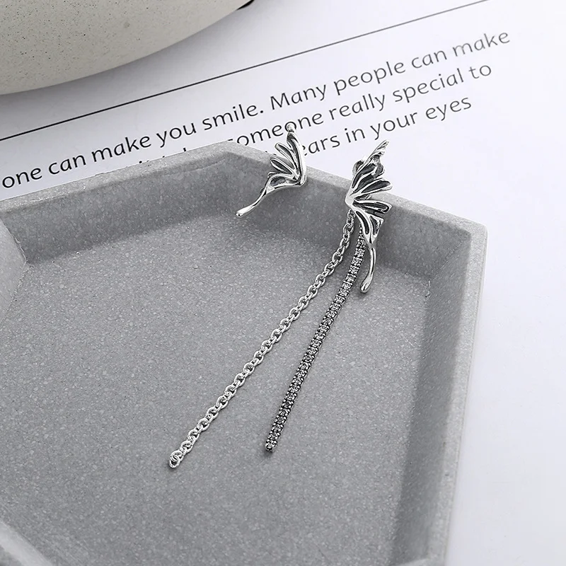 S925 Sterling zilveren vlinder kwast oorbellen lang, elegant en vrouwelijk. Lange oorbellen perfect voor dames, ideaal cadeau.