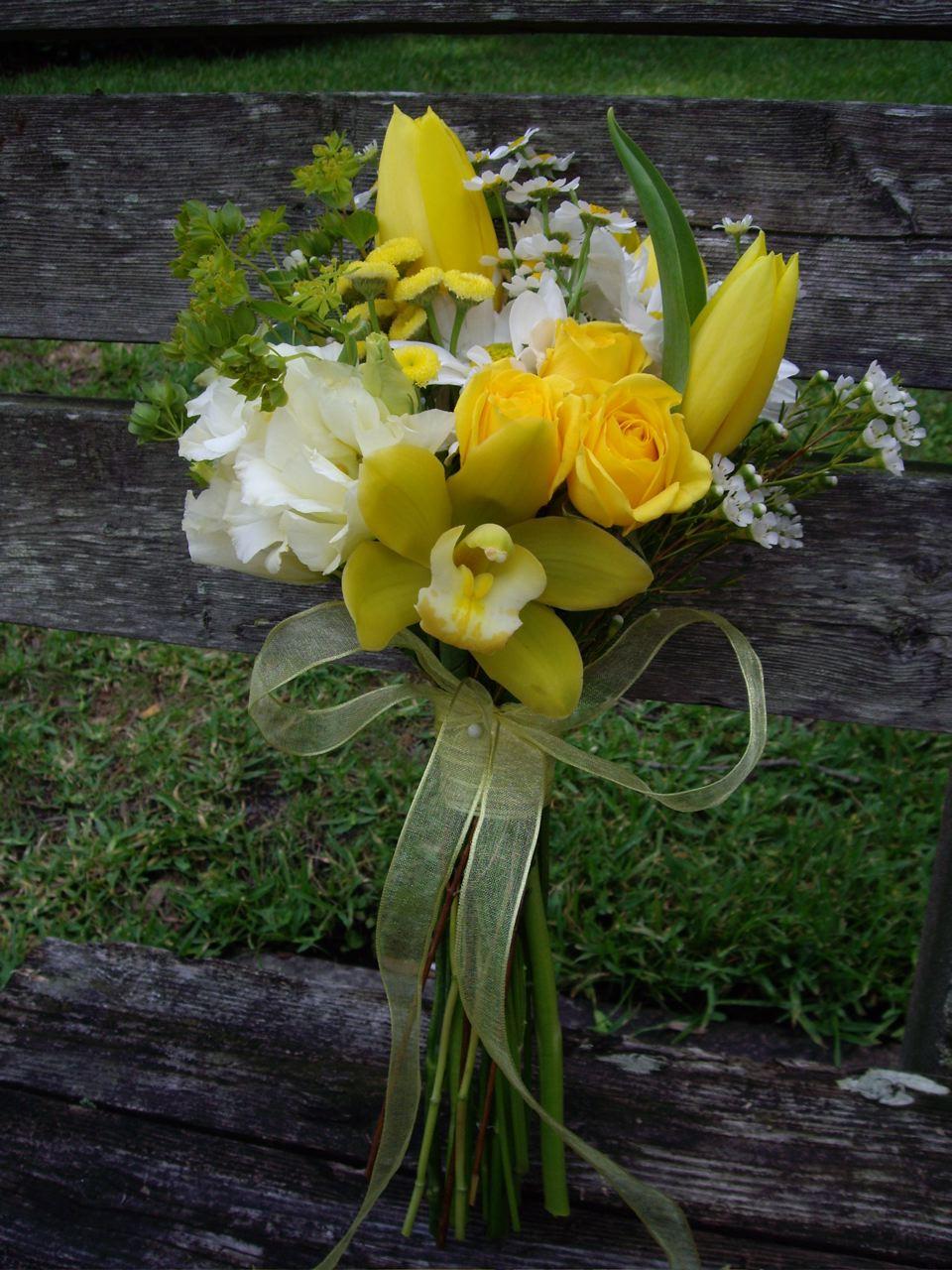 church pew flowers for