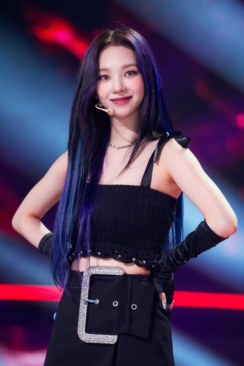 220724-aespa-Karina-Illusion-Girls-at-SBS-Inkigayo-documents-11