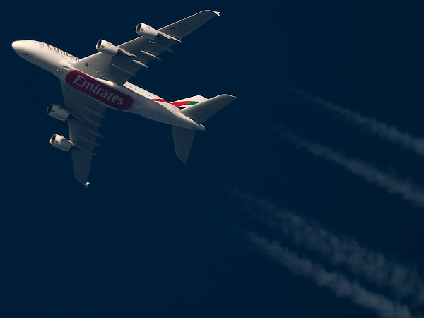 Poland - contrails - Pagina 6 310815_Emirates_UAE207_DXB-JFK_A6-EDE_A388