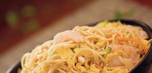 Wok Tossed Hakka Noodles Prawn(Ak)