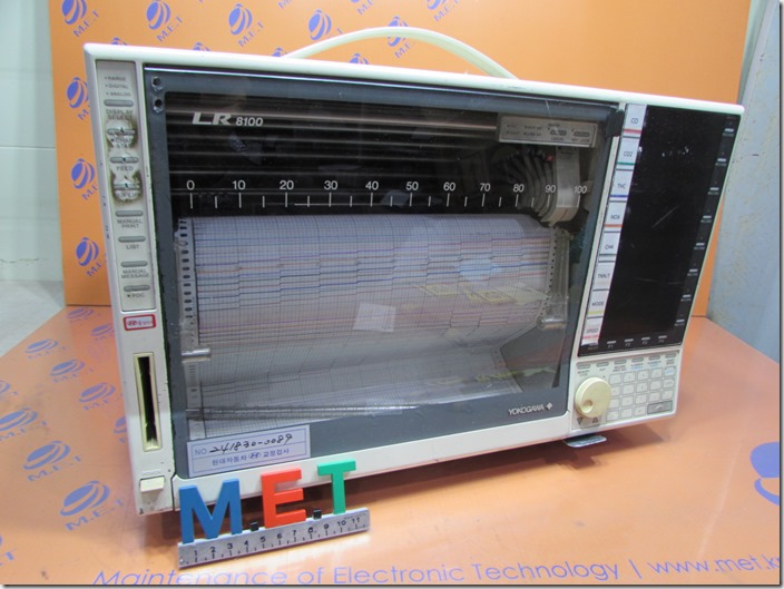 YOKOGAWA LR8100 RECORDER