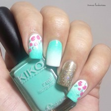 nailart-mint-milk-with-gradient-gold-and-roses-2