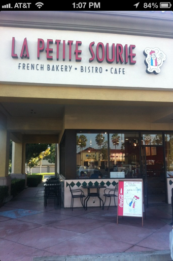 La Petite Sourie - French Cafe