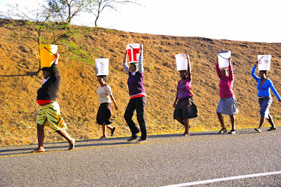 Akalobo ::: Bokiti