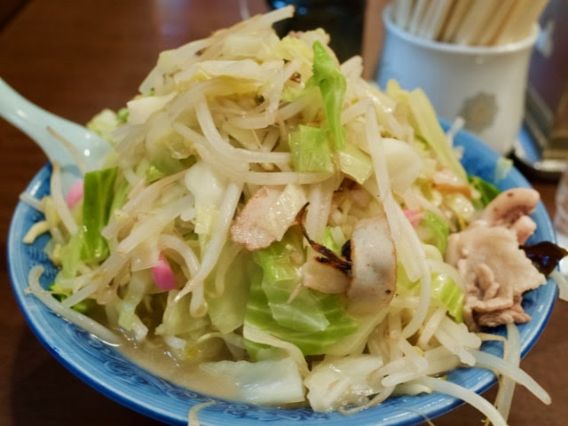 上から見ても野菜で麺が一切見えないチャンポン