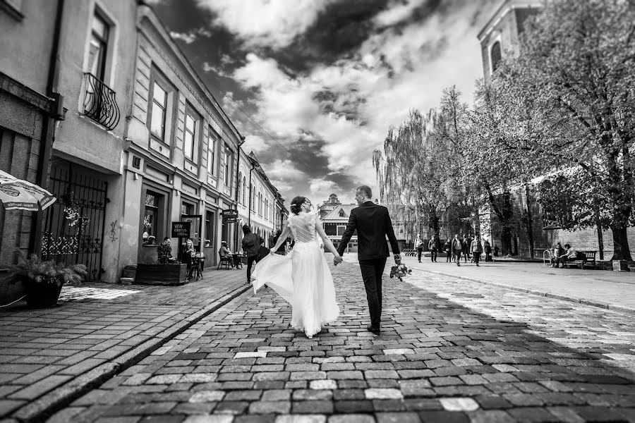 Fotógrafo de bodas Danas Rugin (danas). Foto del 6 de mayo 2018