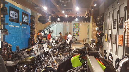 Harley Davidson-Capital, Shop No 120 DLF Promenade Nelson Mandela Road, Shanti Kunj B Block, Vasant Kunj, Delhi 110070, India, Motorbike_Parts_Shop, state UP