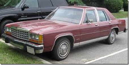 Ford-1983-LTD-Crown_Victoria_sedan_1