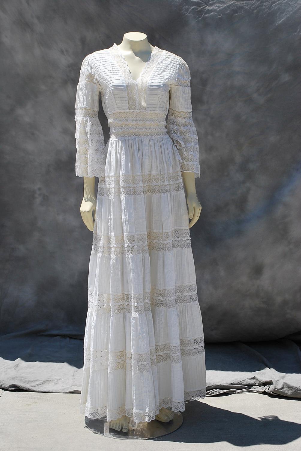 Vintage wedding dress ruffles