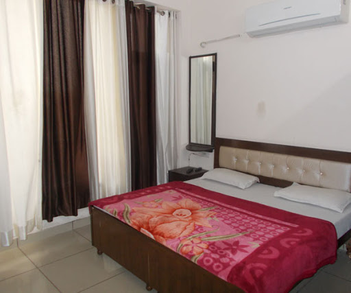 Motel Divine, SH12A, Sohana, Sahibzada Ajit Singh Nagar, Punjab 140308, India, Motel, state PB