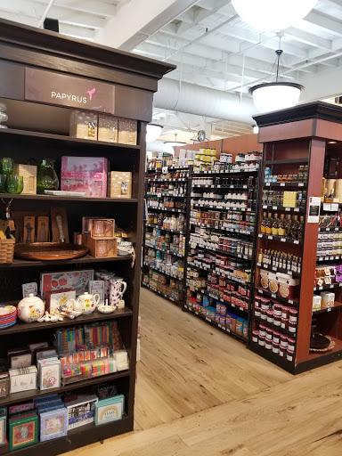 Grocery Store «Roberts Market & Liquor», reviews and photos, 3015 Woodside Rd, Redwood City, CA 94062, USA