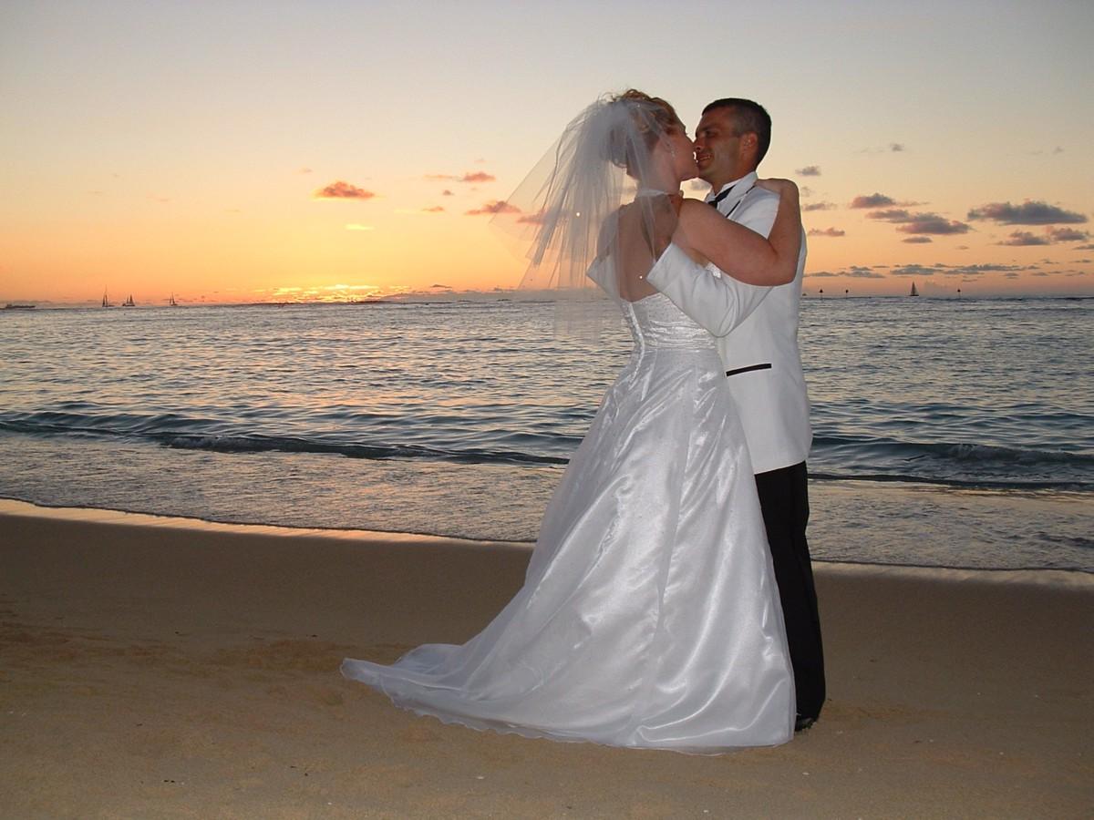 hawaiian wedding setups