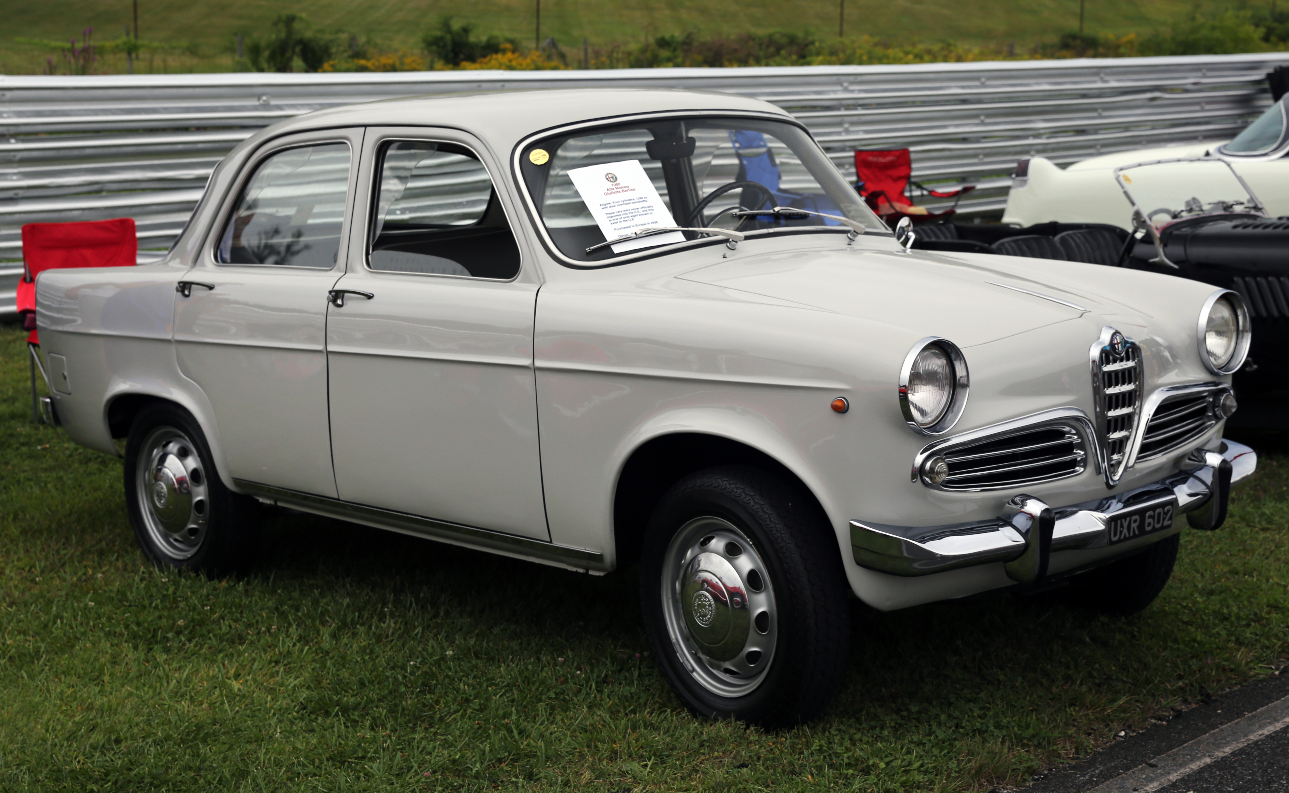 파일:external/upload.wikimedia.org/1960_Alfa_Romeo_Giulietta_Berlina_Normale_(2nd_series)_fR.jpg