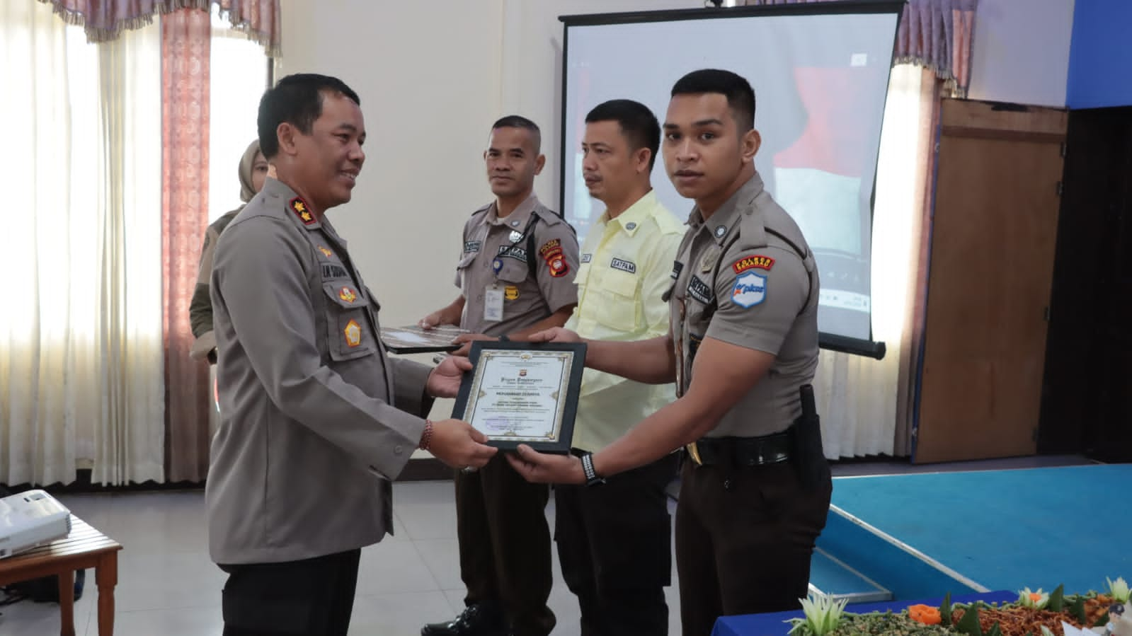 Tiga Satpam Di Sekadau Raih Penghargaan