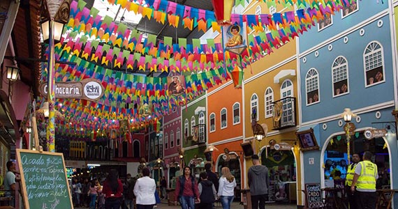 Foto que ilustra matéria sobre o Centro de Tradições Nordestinas mostra a parte interna do local.