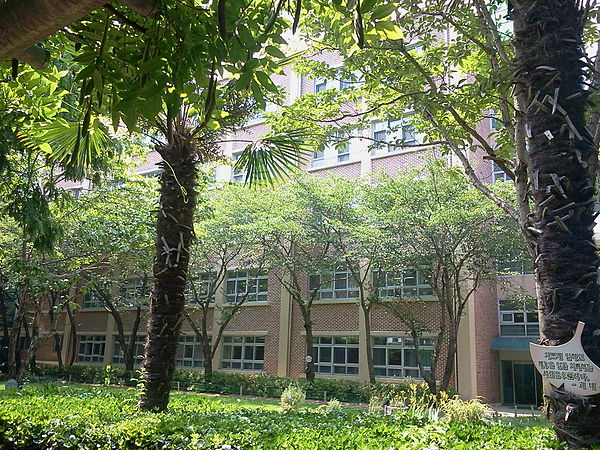 파일:600px-Janganjeilhighschool.jpg