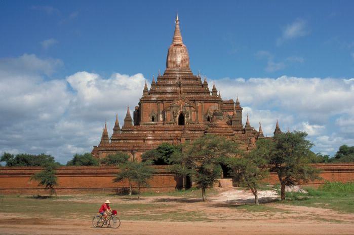 Les plus grandes pyramides dans le monde (PHOTOS) Birmanie+-+Un+des+temples+de+Bagan