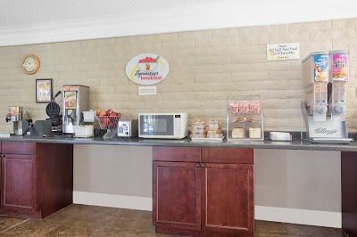 Photos of Super 8 Austell/Six Flags