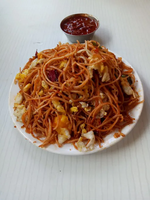 Schezwan Egg Hakka Noodles