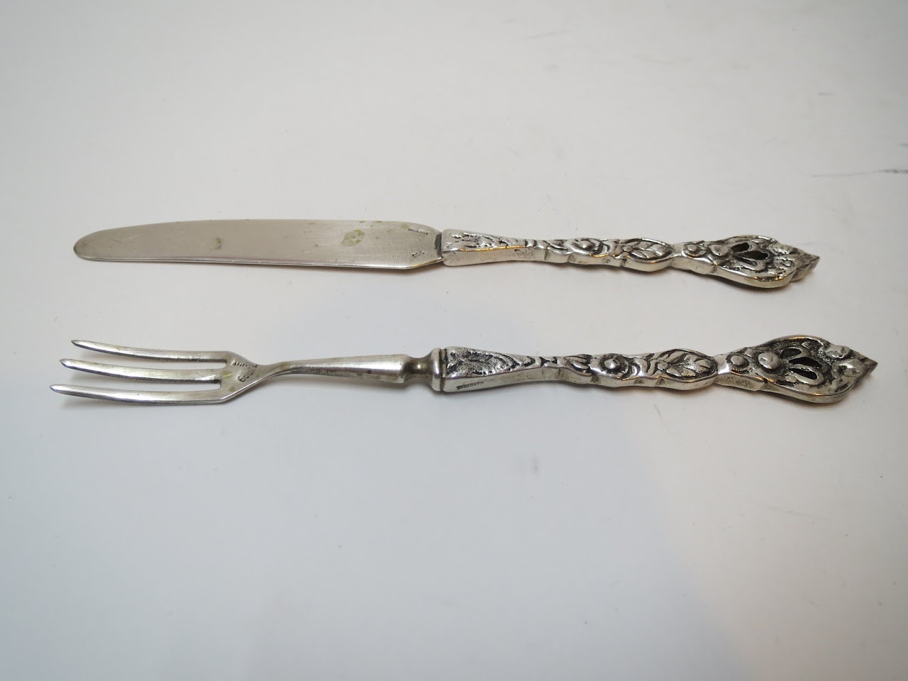 900 Silver Dessert Fork and Knife Set