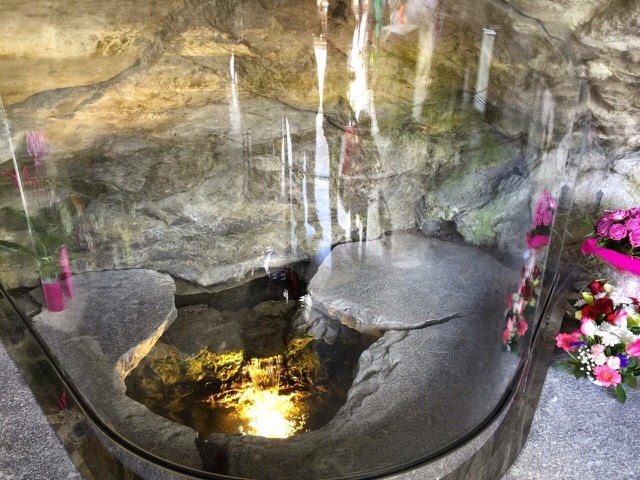 Me On Pause Pilgrimage To The Grotto Of The Lady Of Lourdes