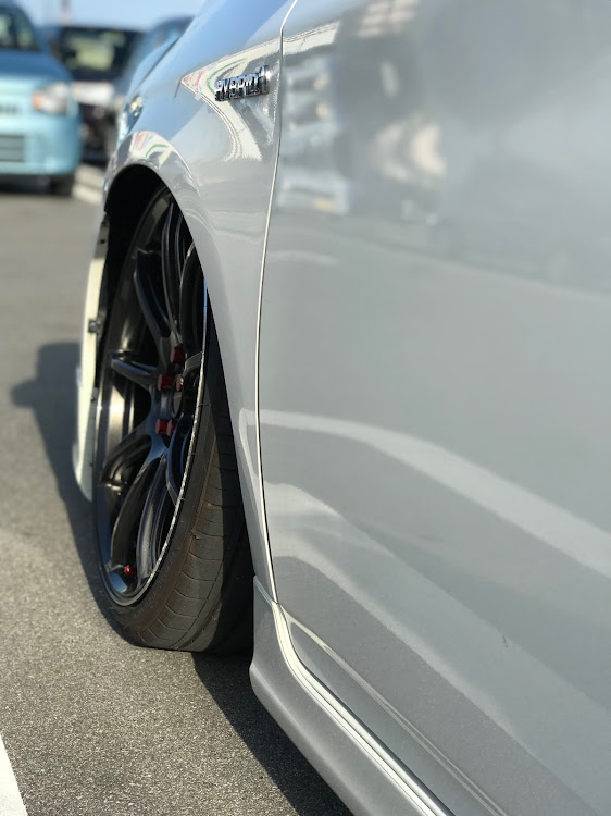 プリウスの車高調整・キャンバー・マフラー交換・ドライブに関するカスタム事例の投稿画像4枚目