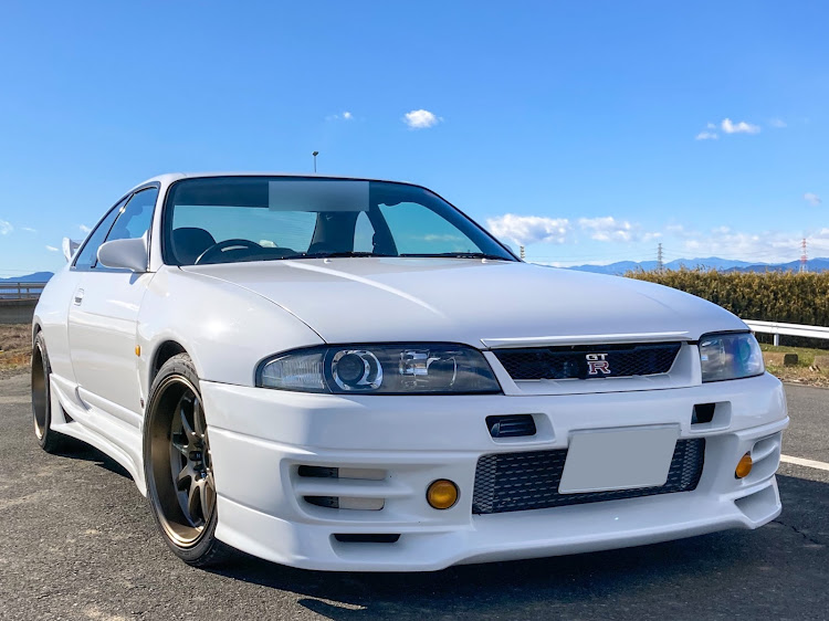 スカイライン GT-Rのスカイライン・BCNR33・BOMEXエアロミラー・柿本改マフラーに関するカスタム事例の投稿画像1枚目