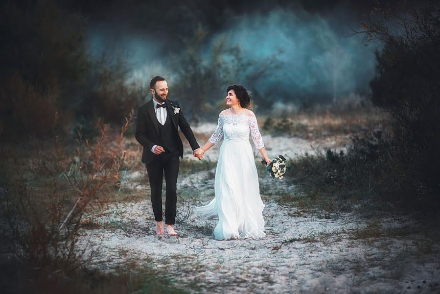 शादी का फोटोग्राफर Olegs Bucis (ol0908)। मार्च 2 2020 का फोटो