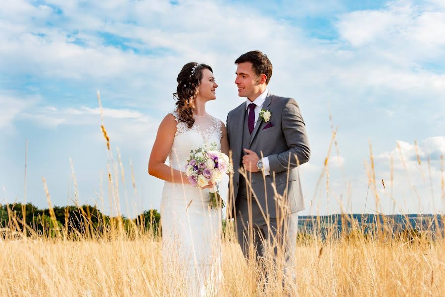 Bröllopsfotograf Simon Fennell (sweetpeawedding). Foto av 1 juli 2019