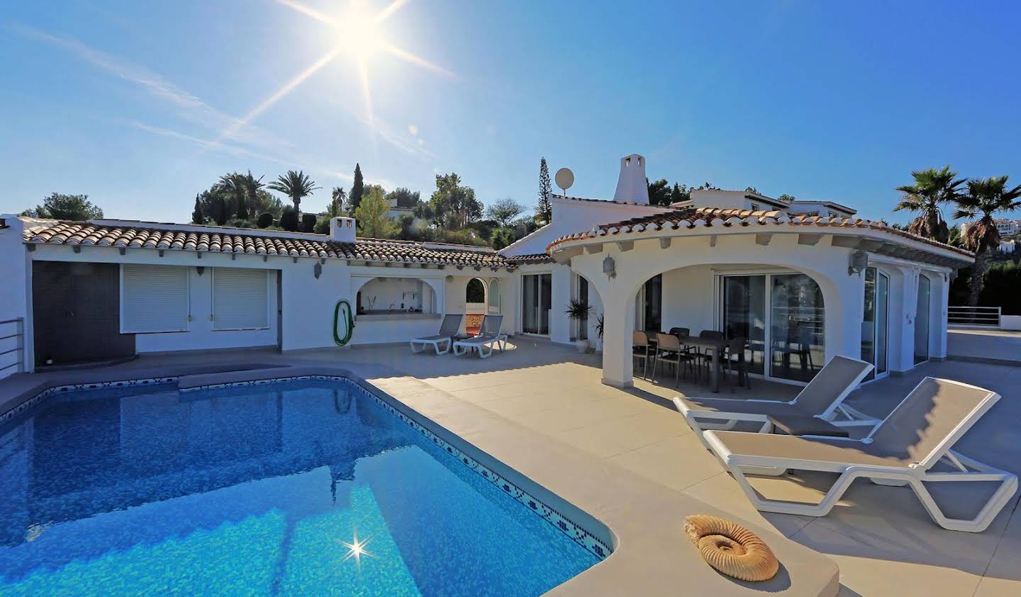 Villa with pool Dénia