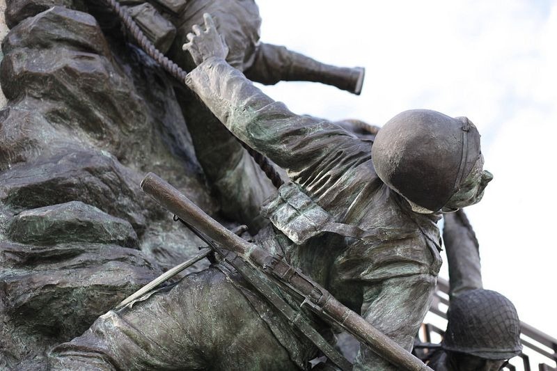 pointe-du-hoc-6