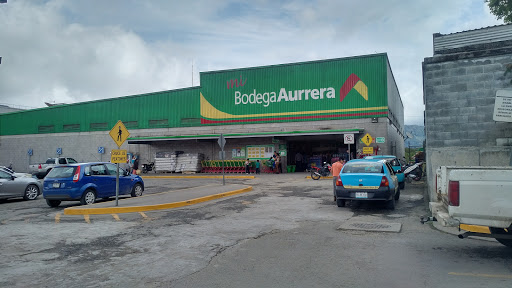 Bodega Aurrera, 73080, Zaragoza 211, Col Centro, Xicotepec de Juárez, Pue., México, Bodega | PUE