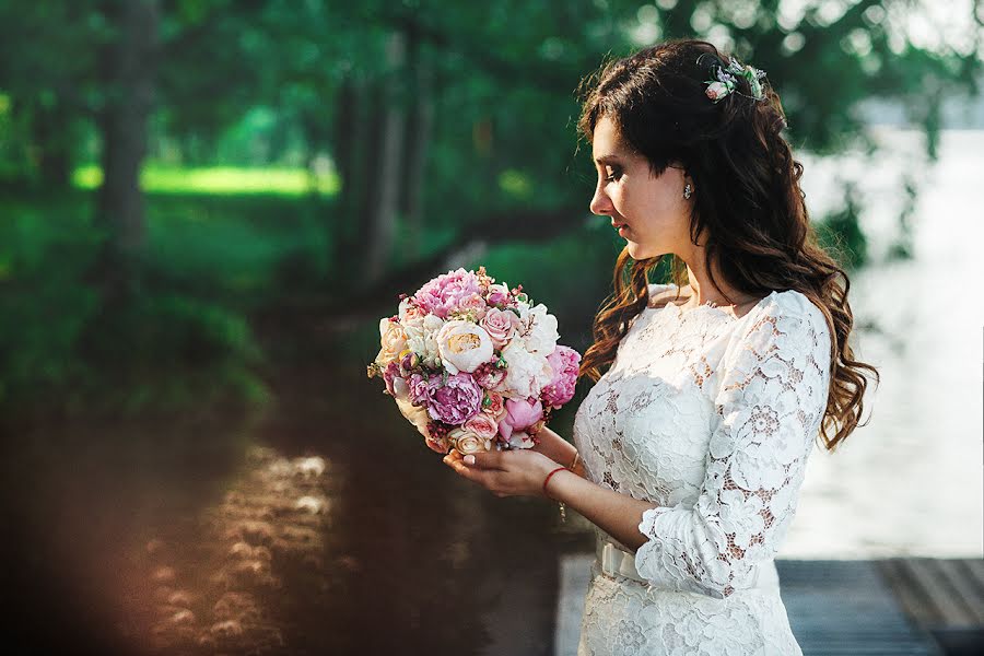 Fotógrafo de casamento Aleksandr Korobov (tomirlan). Foto de 11 de junho 2015