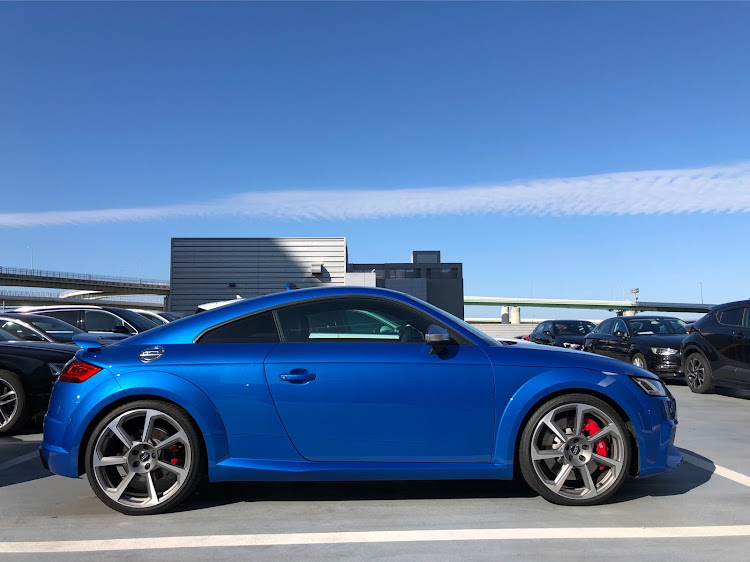 TT RS クーペのaudi・アウディ・TTRS・2ドア・クーペに関するカスタム事例の投稿画像1枚目