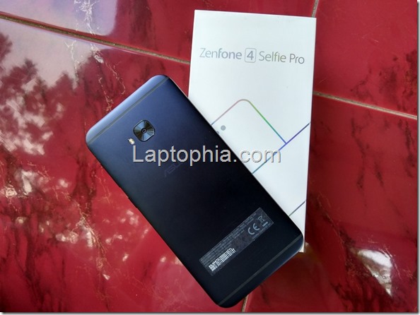 Hands On & Unboxing Asus Zenfone 4 Selfie Pro ZD552KL Hands On & Unboxing Asus Zenfone 4 Selfie Pro ZD552KL
