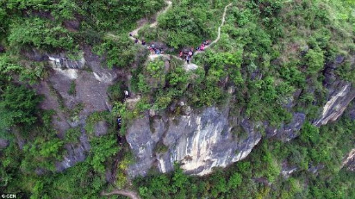 Photos: The dangerous path Children from a remote Chinese village have to pass through to get to school
