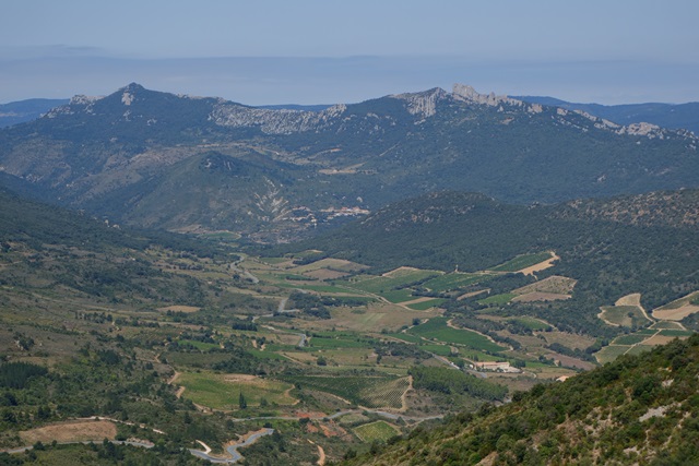 1. Narbona. Cucugnan. Castillos Queribus y Peyrepertuse. Gargantas Galamus. - De viaje por Francia: diarios, viajes y excursiones en coche. (26)