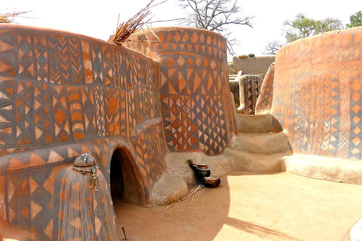 As casas de barro decoradas de Tiebele