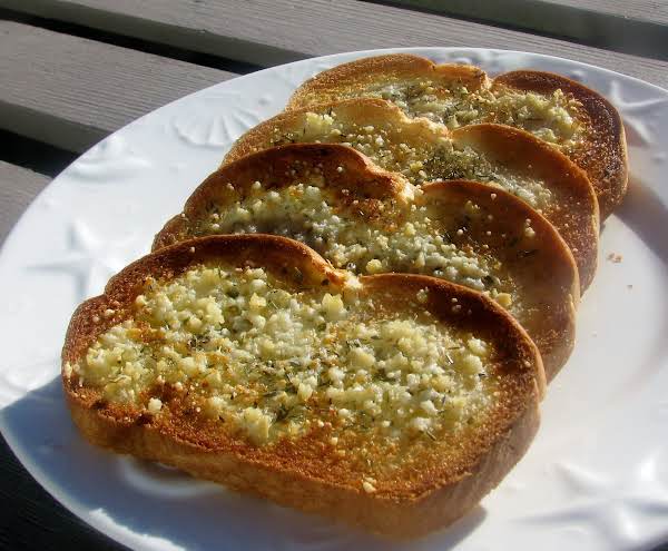 Brennan's Garlic Bread_image