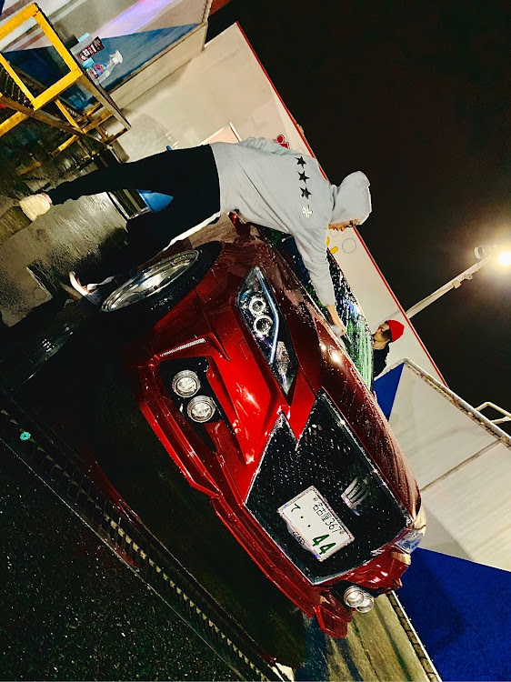 クラウンアスリートのクラウンアスリート・スペイド・プリウス・初洗車・初弄りに関するカスタム事例の投稿画像1枚目