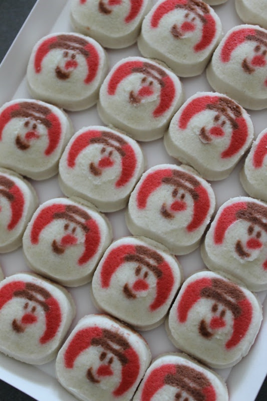 Pillsbury Christmas Cookies Snowman : Pillsbury Frosted Snowmen On A Stick The Baking ...