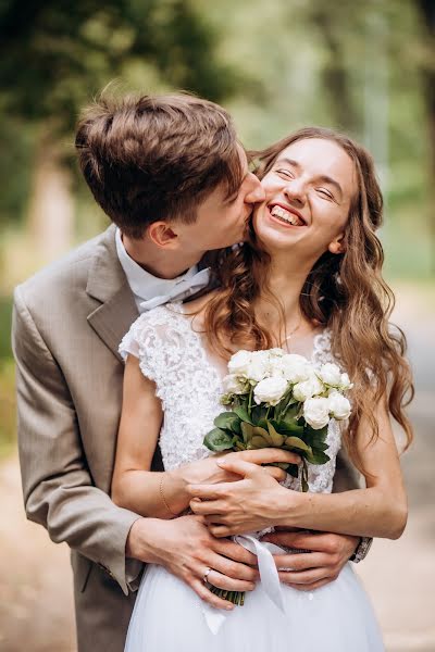 Fotógrafo de casamento Yana Tkach (yasyatkach). Foto de 26 de julho 2020