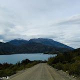 Seguindo o lago General Carrera, rumo à Argentina