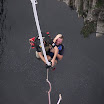 2013-03-13_0043 Po skoku na Bungy - za głowę trzymam się z wrażenia a nie uderzenia.JPG