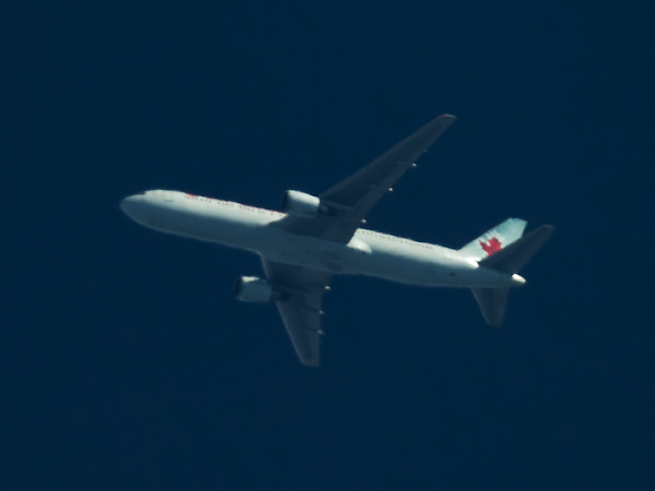 Poland - contrails - Pagina 6 041015_Air_Canada_ACA811_IST-YYZ_C-GHLK_B763