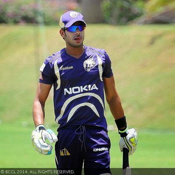 KKR's Manoj Tiwary with base price of Rs 2 crores is bought by Delhi daredevils for Rs 2.80 crores