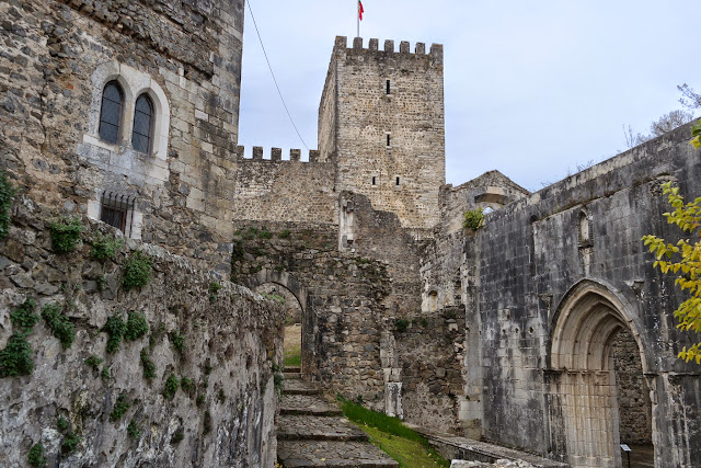 EL CORAZÓN DE PORTUGAL: MONASTERIOS, CASTILLOS Y ALDEAS - Blogs de Portugal - CASTILLO DE LEIRIA Y CONVENTO DE CRISTO DE TOMAR (4)