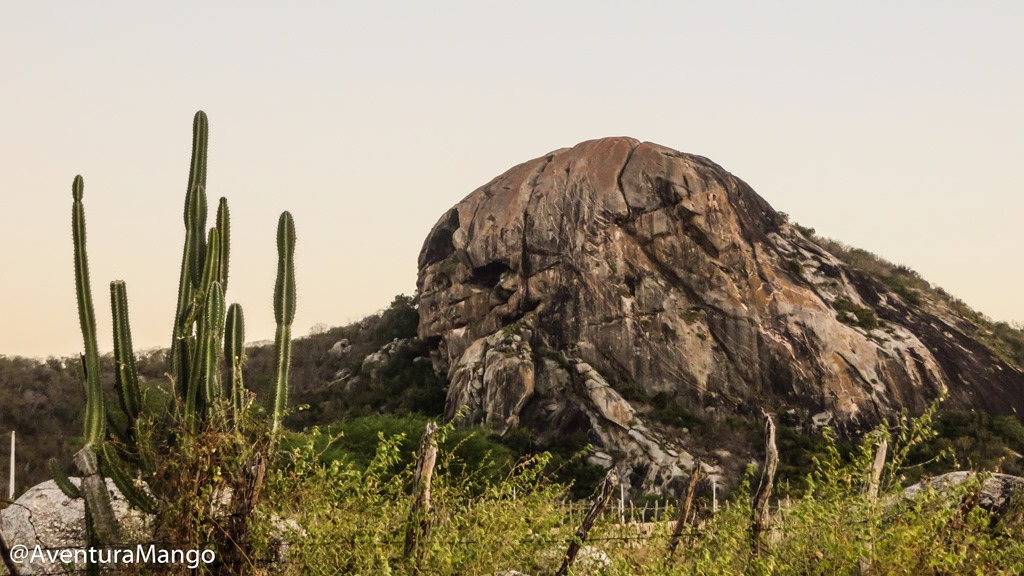 [Pedra%2520da%2520F%25C3%25A9%2520-%25202%255B5%255D.jpg]