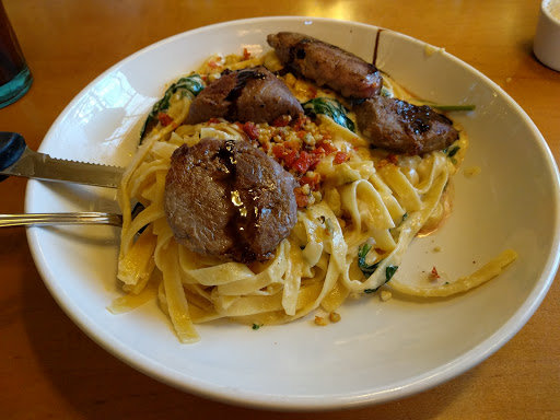 Italian Restaurant «Olive Garden», reviews and photos, 6501 Fallbrook Ave, West Hills, CA 91307, USA